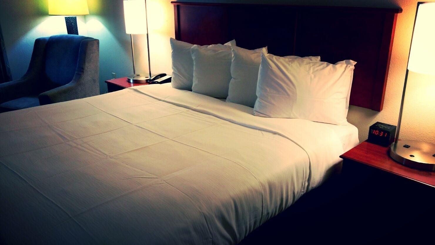 C3 Hotel And Convention Center Хастингс Экстерьер фото