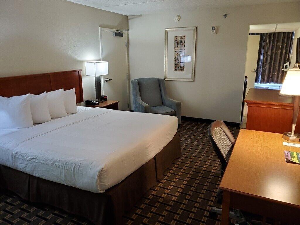 C3 Hotel And Convention Center Хастингс Экстерьер фото