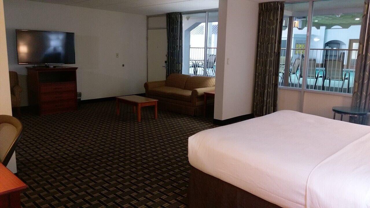 C3 Hotel And Convention Center Хастингс Экстерьер фото